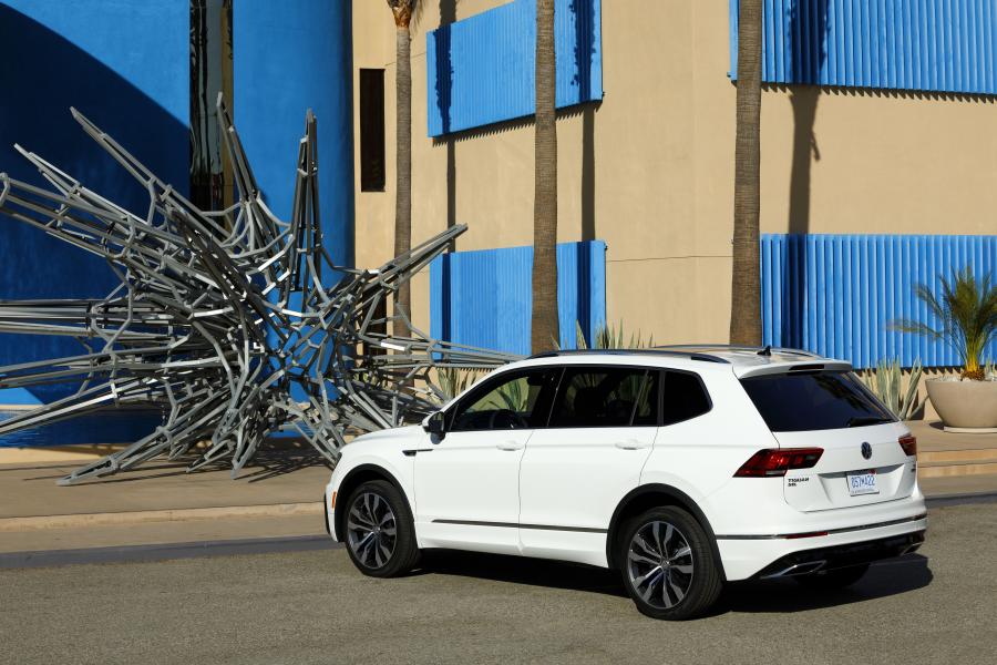  Volkswagen Tiguan R-Line 2017 года  (NA) (фото 4 из 43)